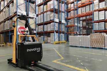 Robotic forklifts